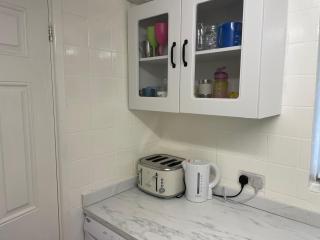 3 Bed House in Reading Area - 5