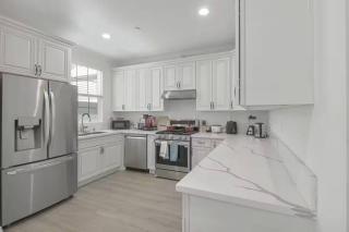 Stylish Pasadena Stay Near Old Town & Rose Bowl - 4