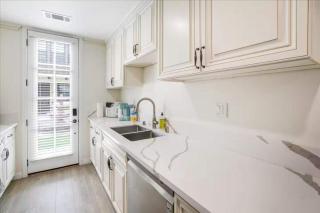 Newly Built Pasadena Retreat Parking Great Location - 4