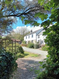 Lower Hearson - 6 cottages, Rural but only 4 miles to Barnstaple, Daily animal experiences, Outdoor heated pool, Games barn, Free fast WiFi, Free parking - 0
