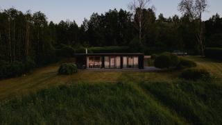 Contemporary design lake cabin - 9