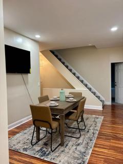 Family Home Minutes from Downtown Cincy - 4