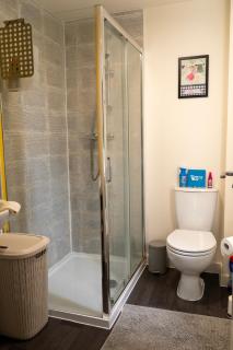 4 Bedroom Retreat - Sleeps 7 - Parking - Country Park location - 6