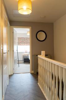 Spacious 4-Bedroom Retreat - Sleeps 7 - Parking - Near Country Park - 4