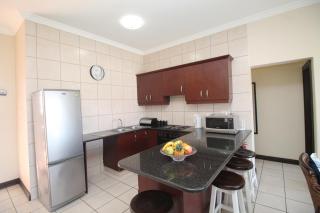 Topanga 70, Uvongo - 1