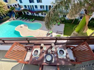 Leme Bedje Two Bedroom - By Bobbywashere - 2