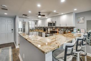 Pool, Balcony and More! Oceanfront Shores Club Condo - 6