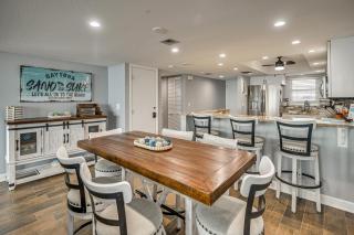 Pool, Balcony and More! Oceanfront Shores Club Condo - 2