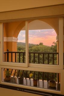 Sunset View High Floor Apartment with Pool & Jacuzzi - 4