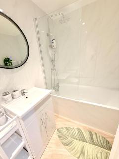 New! Battersea Park & Power Station, USA Embassy - 6