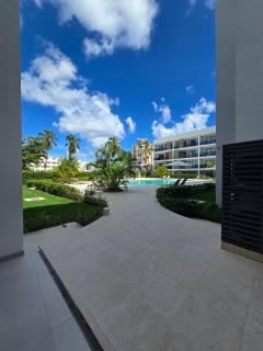 Brand New Luxurious 1 BR Coastal Escape - 7