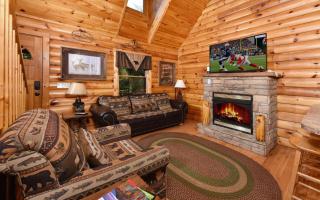 Think a Little Less - Outdoor Hot Tub, Pool Table, Arcade + Air Hockey! - 4