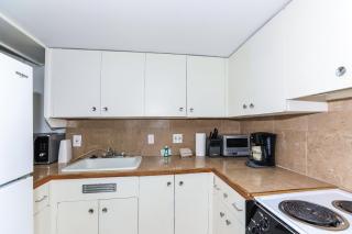 Ilikai Tower 1113 - Fully furnished condo with FREE wifi - 3
