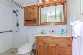 Ilikai Tower 1113 - Fully furnished condo with FREE wifi - 1