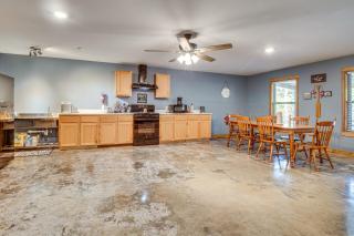 1 Mi to Greers Ferry Lake! Outdoor Adventure Base - 5