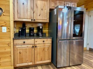 American themed 9BR sleeps 43 cabin in Gatlinburg with tons of games and space! - 1