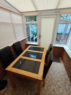 2 Bed Timeless Townhouse Near The City Centre - 8