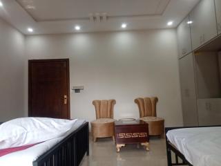 Family Guest House Rooms For Rent - 5