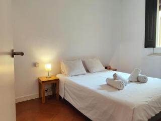 Cute 1 bedroom apt. Super central location. R.K - 5