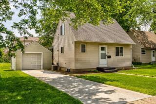 Modern 3BR Getaway-Stylish Ames - 8