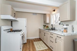 Modern 3BR Getaway-Stylish Ames - 2