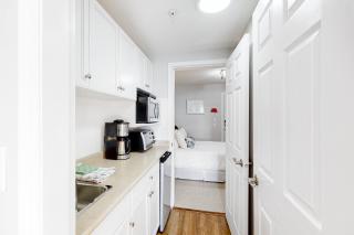 Hilltop Hideaway Suite - Legacy 401 - 5