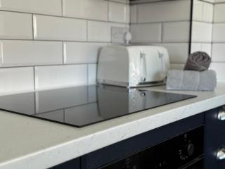 The Whitley Maisonette, Luxury Family Holiday Home - 3