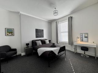 The Whitley Maisonette, Luxury Family Holiday Home - 6