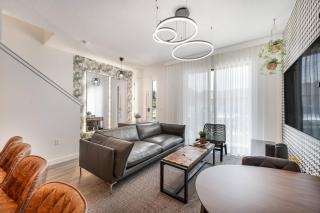 3BR Modern Home near Disney - 4