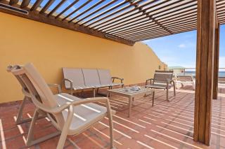 Beachfront -Bella Vista Penthouse 2BR condo - E523 - Palm-Eagle Beach - 2