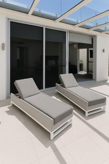 Pandanus Beach House - Direct Beach Access - 3