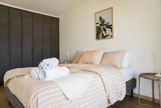 Chic 2BR Retreat for 5 in Vibrant Las Condes Oasis - 2