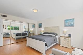 Beachside Las Olas Getaway Oasis with Pool - 7