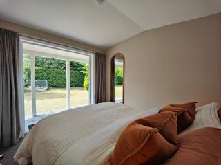 Happy Days and Relaxing Stays - 8