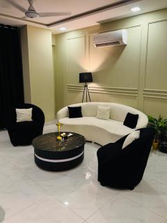 2BHK apartment with Pool, Gym, Cinema ,Zameen Opal - 7
