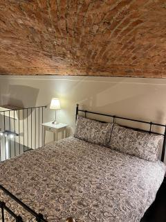 La casa con la fontana di pietra 2 - 0