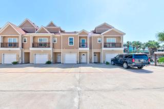 Cajun Shrimp Min to Beach Resort Pool & Slide - 4