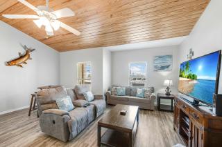 Cajun Shrimp Min to Beach Resort Pool & Slide - 3