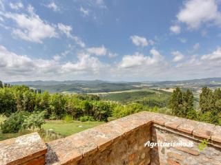 Tuscan Charm Near Volterra - 9