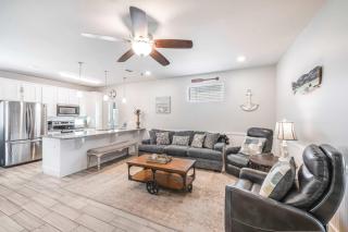 Serenity Min to Beach Resort Pool & Waterslide - 5