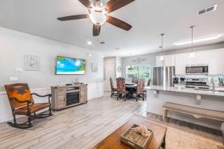 Serenity Min to Beach Resort Pool & Waterslide - 3