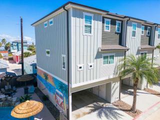 Serenity Min to Beach Resort Pool & Waterslide - 1