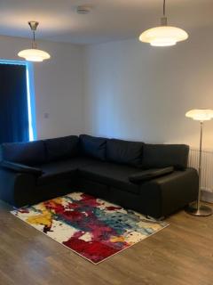 1 Bed Flat- Direct Links to Central London - 1