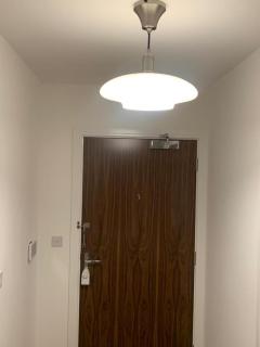 1 Bed Flat- Direct Links to Central London - 1