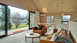 Luxe on the Lake Front - 7