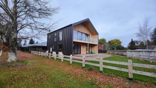 Luxe on the Lake Front - 6