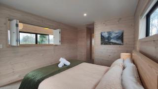 Luxe on the Lake Front - 2