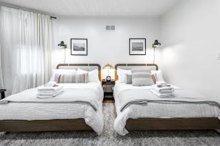 Riverfront Retreat - 2 Units - 3BR - Free Parking - 9