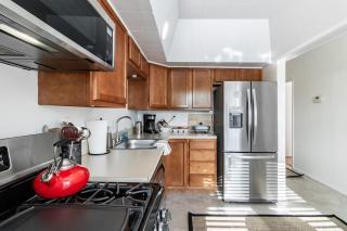 Riverfront Retreat - 2 Units - 3BR - Free Parking - 4