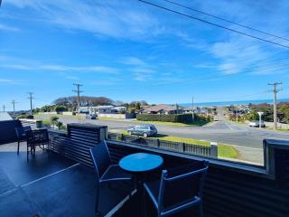 Korimako Sea View Sanctuary - 8